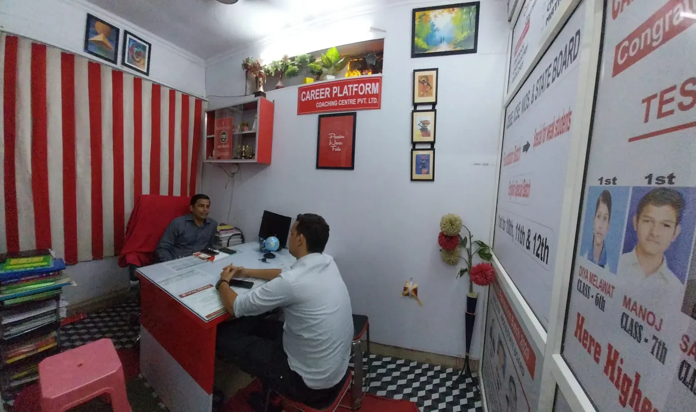 Parent and student meeting a Career Platform counsellor in the office