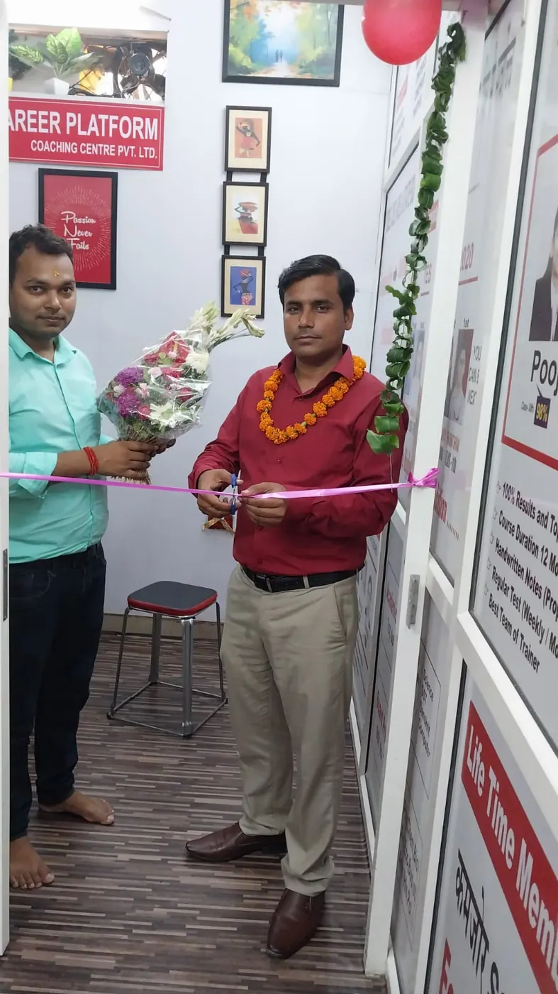 Ribbon-cutting at the opening of a new Career Platform branch