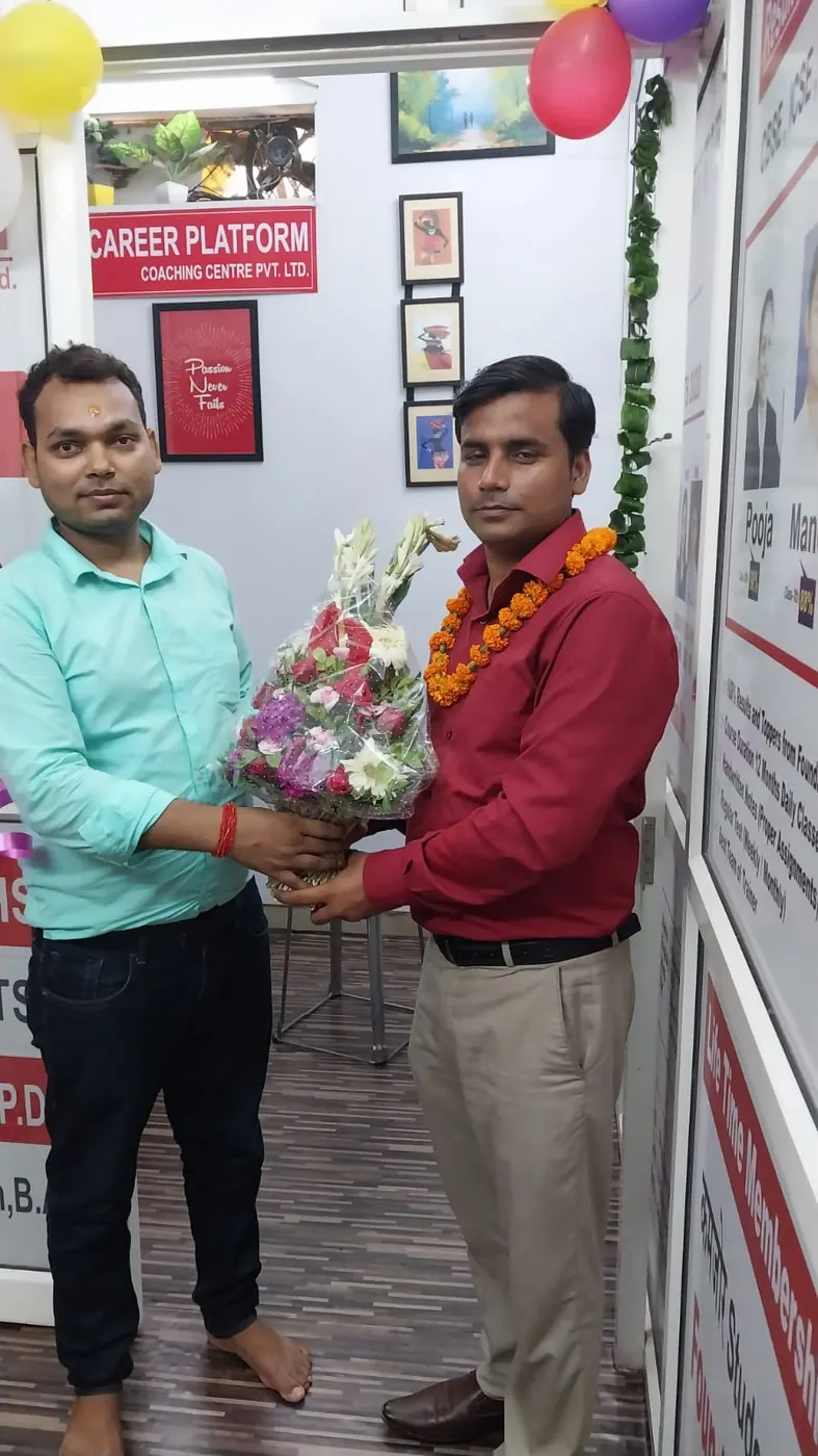 Welcome with flowers at a Career Platform branch opening