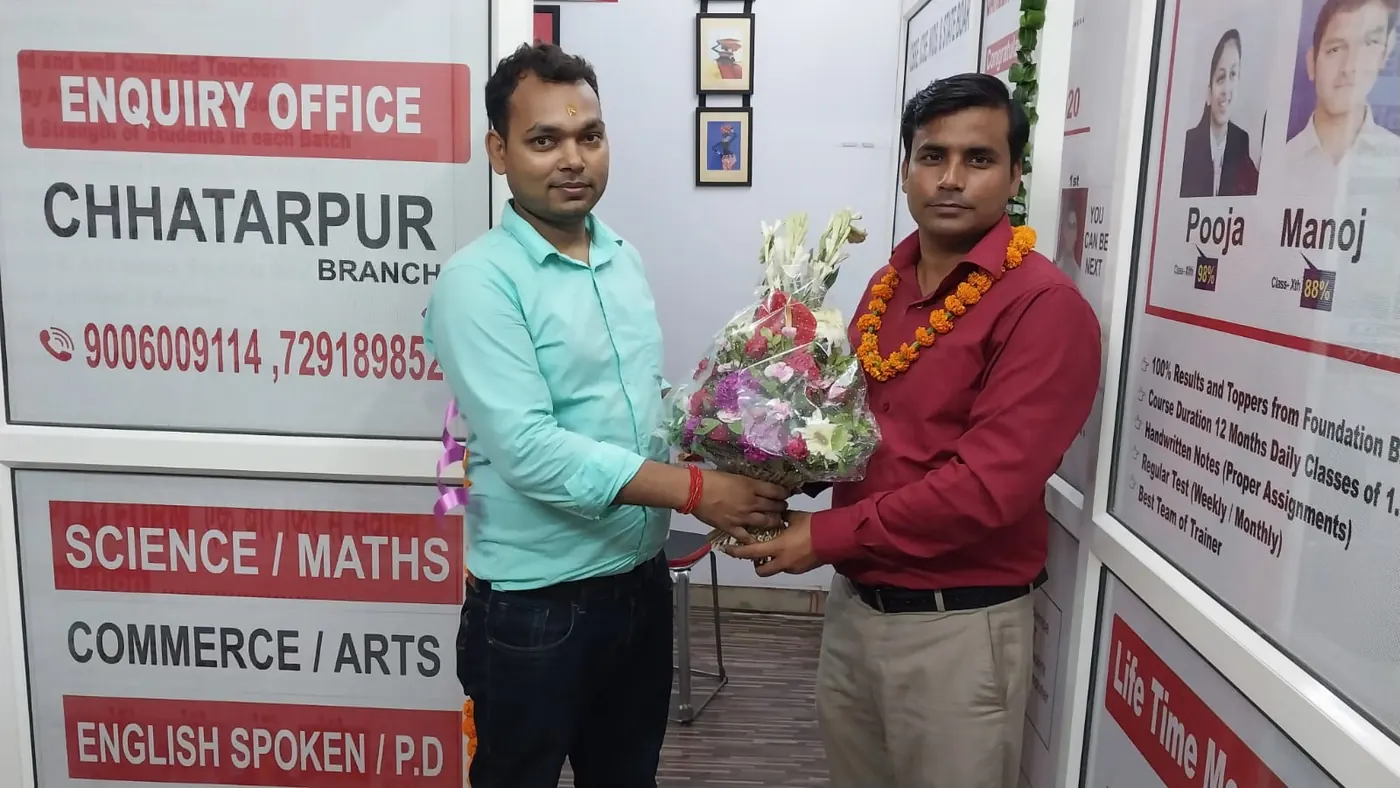 Inauguration of the Career Platform Chhatarpur branch with flowers and garlands